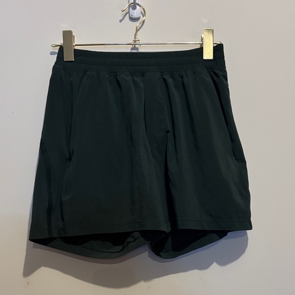 Lululemon Pace Breaker 5” Dark Green Athletic Shorts size small - Picture 1 of 5